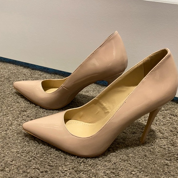 Nude Shoes - Picture 2 of 3